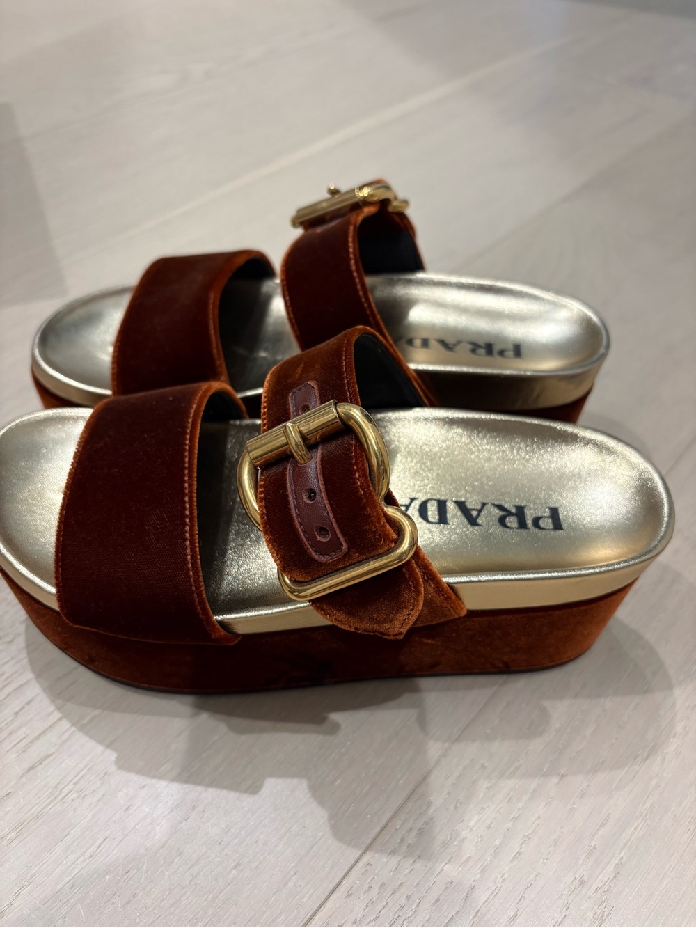 Women’s Authentic Prada burgundy velvet platform sandals size 36 - Picture 3 of 7